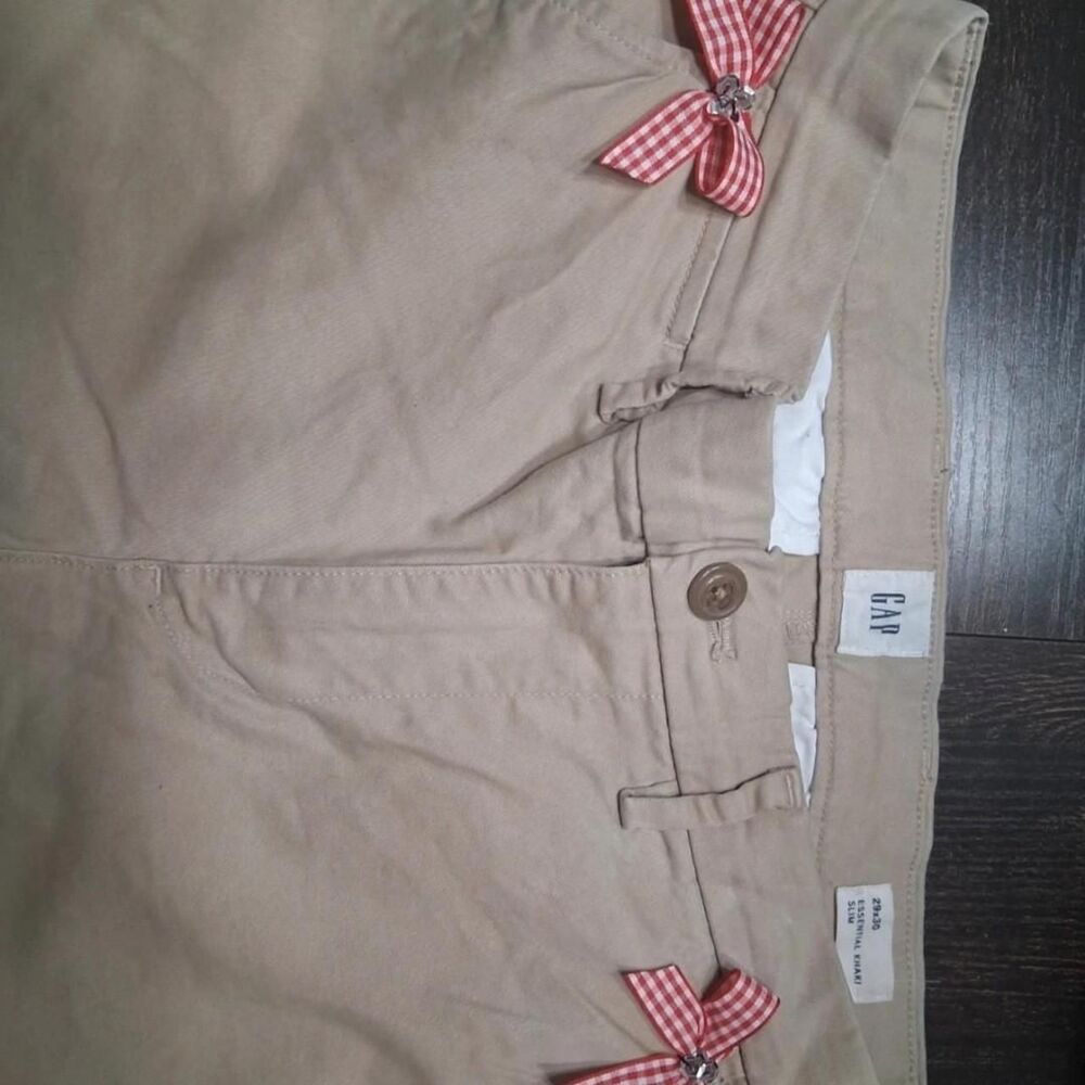 "Custom GAP Khaki Chino Shorts Size 29 - Gingham Bows & Bee Upcycled" - Picture 6 of 8